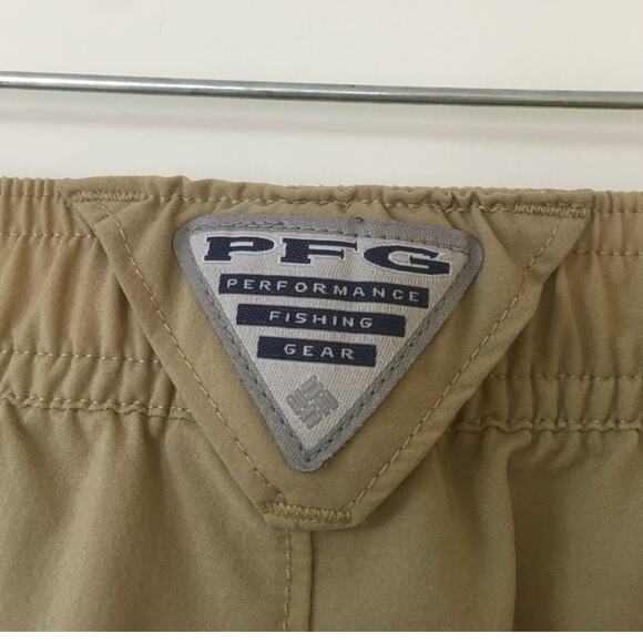 Columbia PFG Performance Fishing Gear XXL 8L Beige Elastic Waist Cargo Shorts - Picture 4 of 7